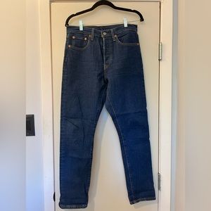 Levi’s 501 dark denim size 28